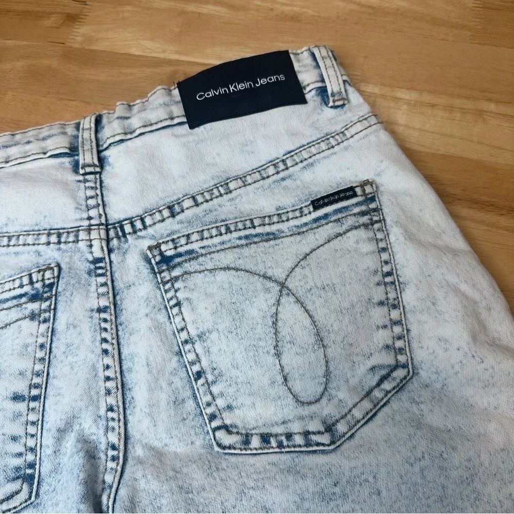 Calvin Klein Boys Sz 20 Light Wash Cuffed Denim Short Slim Fit NWT